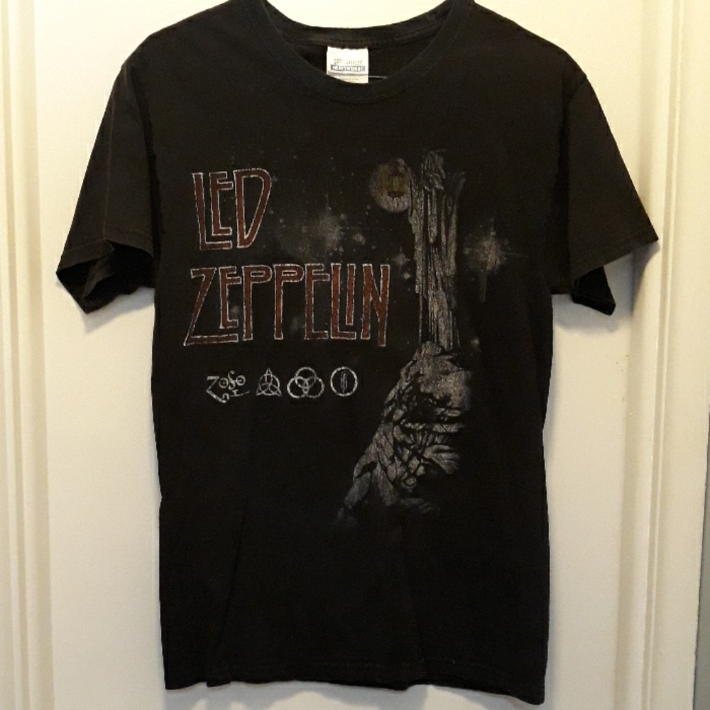 Led Zepplin band t-shirt